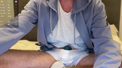 Snapshot of 2017ssseeexxx chatting on 10-18-25, 01:56 Romano online show from 10-18-25, 01:56