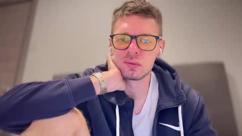 Snapshot of 2017ssseeexxx chatting on 10-30-25, 12:39 Romano online show from 10-30-25, 12:39