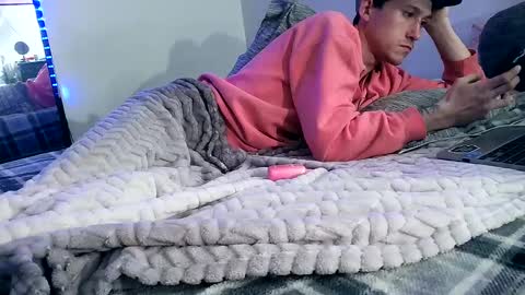 Snapshot of 21yearsy0ung9icheshung chatting on 01-19-25, 04:01 AlecurClit online show from 01-19-25, 04:01