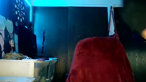 Snapshot of 21yearsy0ung9icheshung chatting on 03-04-25, 12:18 AlecurClit online show from 03-04-25, 12:18