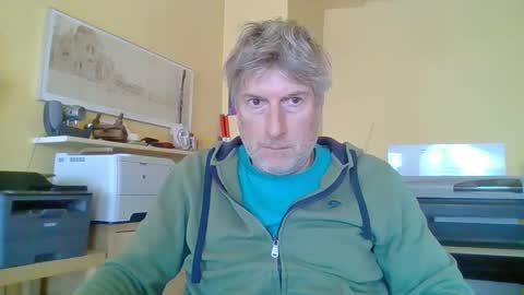 22esserre online show from 09-18-25, 10:17