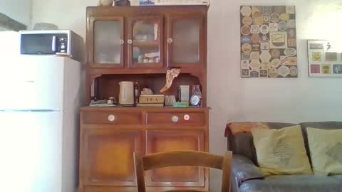 22esserre online show from 12-18-25, 12:22