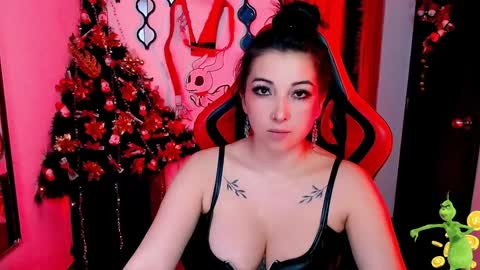 Snapshot of 2diamond_eyes chatting on 12-18-24, 03:58 Arianna online show from 12-18-24, 03:58