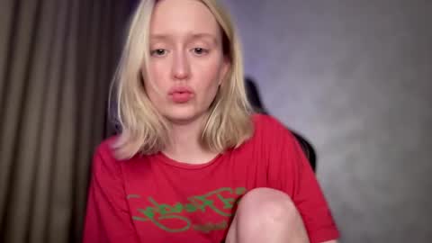 Snapshot of 2kepler22b chatting on 01-16-25, 08:57  . online show from 01-16-25, 08:57