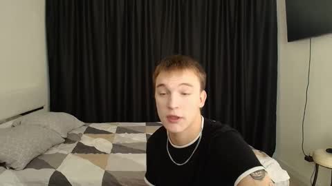 Snapshot of 2nc_ chatting on 10-08-25, 10:57 Eleot online show from 10-08-25, 10:57