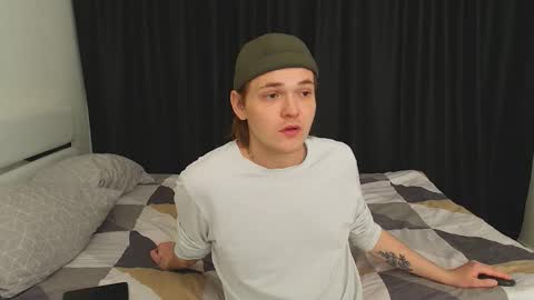 Snapshot of 2nc_ chatting on 10-11-25, 01:09 Eleot online show from 10-11-25, 01:09