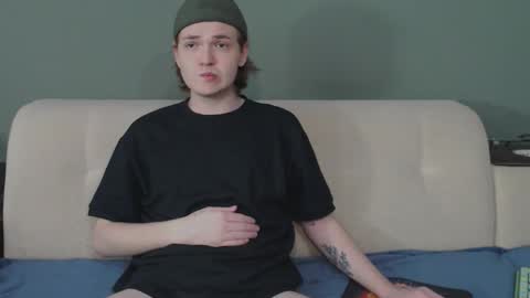 Snapshot of 2nc_ chatting on 10-27-25, 10:19 Eleot online show from 10-27-25, 10:19