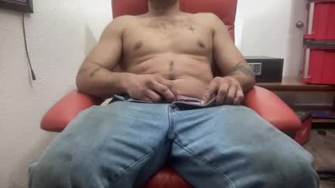 Snapshot of 2petitejewelz chatting on 01-27-25, 05:48 jack and jenny online show from 01-27-25, 05:48