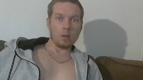 2small4you83 online show from 12-08-24, 03:35