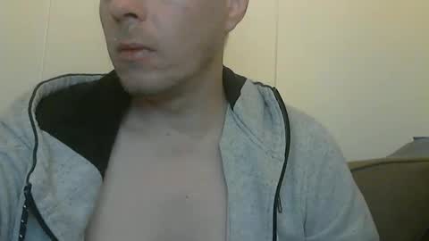 2small4you83 online show from 11-26-25, 07:59