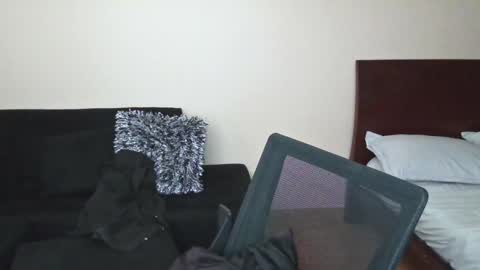 Snapshot of 3badweed3 chatting on 02-03-25, 10:32 Sam online show from 02-03-25, 10:32