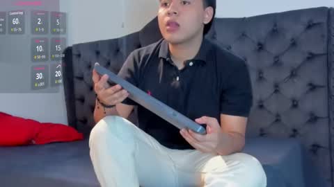 Guy 1  Guy 2  Guy 3. online show from 11-12-25, 07:24