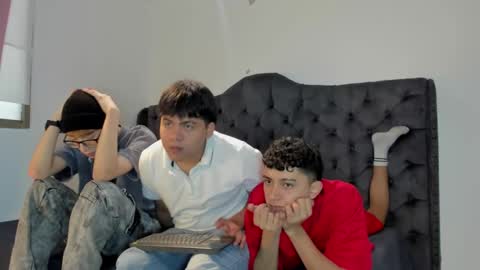 Guy 1  Guy 2  Guy 3. online show from 11-13-25, 07:46