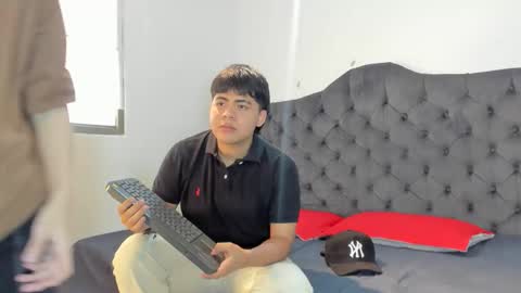 Guy 1  Guy 2  Guy 3. online show from 11-26-25, 07:48