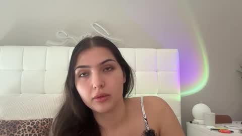 Snapshot of 3hole chatting on 10-13-25, 04:40 Venus Raee online show from 10-13-25, 04:40