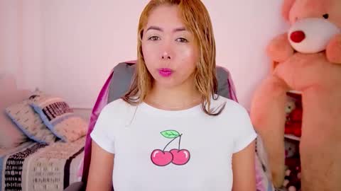 independent model online show from 01-11-26, 08:19