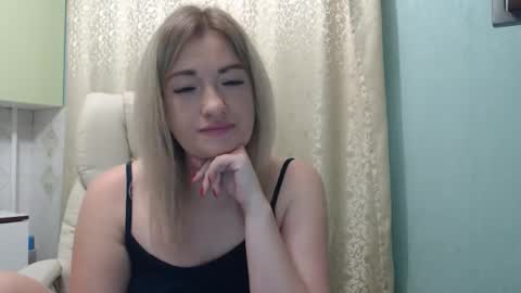 Snapshot of 3sweetcandy3 chatting on 11-05-25, 11:49 3sweetcandy3 online show from 11-05-25, 11:49