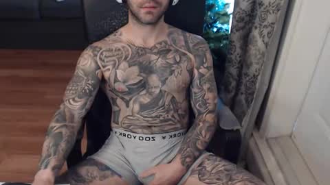 Snapshot of 420randomguy chatting on 12-01-24, 04:29 Anomander Rake online show from 12-01-24, 04:29