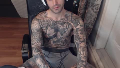 Snapshot of 420randomguy chatting on 12-06-24, 11:25 Anomander Rake online show from 12-06-24, 11:25