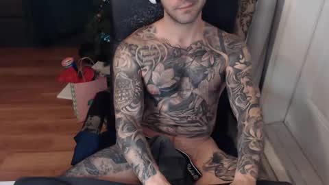 Snapshot of 420randomguy chatting on 12-29-24, 08:15 Anomander Rake online show from 12-29-24, 08:15