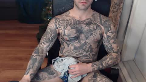 Snapshot of 420randomguy chatting on 01-04-25, 07:02 Anomander Rake online show from 01-04-25, 07:02