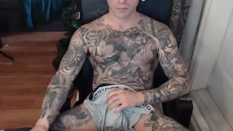 Snapshot of 420randomguy chatting on 01-06-25, 06:31 Anomander Rake online show from 01-06-25, 06:31