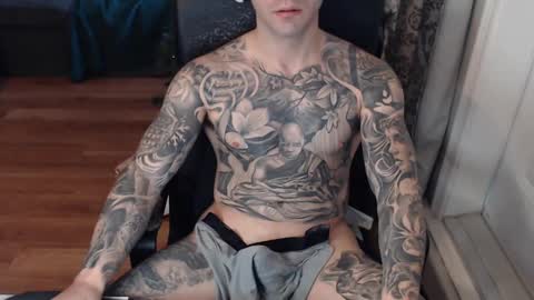 Snapshot of 420randomguy chatting on 01-12-25, 05:22 Anomander Rake online show from 01-12-25, 05:22