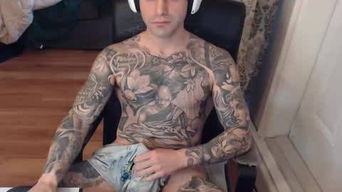 Snapshot of 420randomguy chatting on 02-01-25, 02:45 Anomander Rake online show from 02-01-25, 02:45