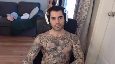 Snapshot of 420randomguy chatting on 02-06-25, 02:04 Anomander Rake online show from 02-06-25, 02:04