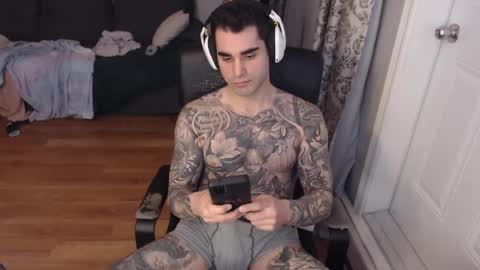 Snapshot of 420randomguy chatting on 02-07-25, 10:20 Anomander Rake online show from 02-07-25, 10:20