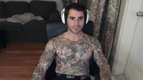 Snapshot of 420randomguy chatting on 10-22-25, 12:11 Anomander Rake online show from 10-22-25, 12:11