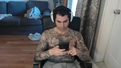 Snapshot of 420randomguy chatting on 11-03-25, 01:56 Anomander Rake online show from 11-03-25, 01:56