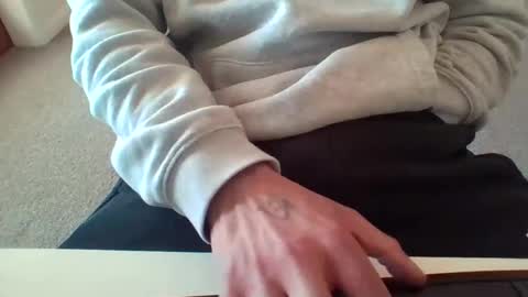 Snapshot of 4glz chatting on 10-19-25, 01:06 4glz online show from 10-19-25, 01:06