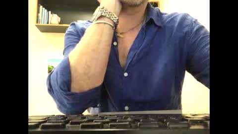 555tony555 online show from 11-06-25, 01:39