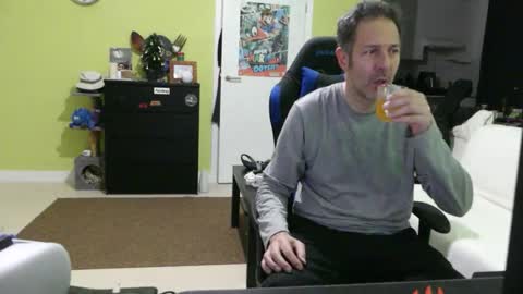 Larese Carlo online show from 11-22-25, 06:51