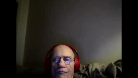 Snapshot of 60zeus60 chatting on 11-10-25, 11:42 Zeus online show from 11-10-25, 11:42