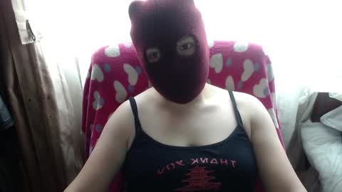 Snapshot of 666maskgirl chatting on 10-21-25, 05:13 SHANNON online show from 10-21-25, 05:13