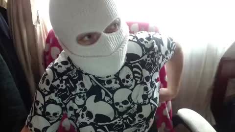 Snapshot of 666maskgirl chatting on 11-25-25, 05:02 SHANNON online show from 11-25-25, 05:02