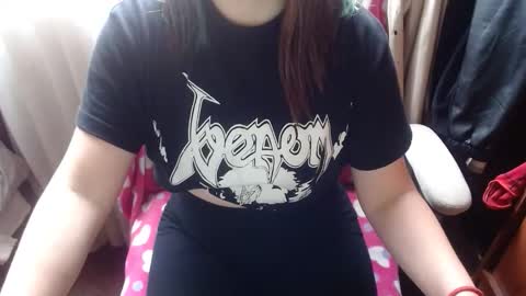 Snapshot of 666maskgirl chatting on 04-06-26, 05:03 SHANNON online show from 04-06-26, 05:03