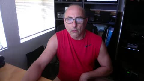 daddy vegas  for single women and couples here online show from 02-09-25, 08:24