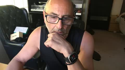 daddy vegas  for single women and couples here online show from 01-18-26, 07:50