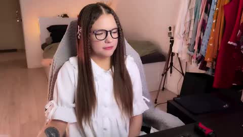    online show from 09-22-25, 06:32