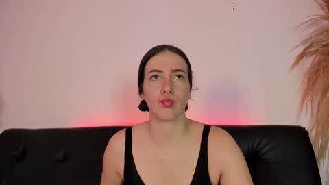 milu online show from 09-19-25, 11:55