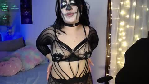 Snapshot of 77scarlett chatting on 10-18-25, 04:59 Scarlett online show from 10-18-25, 04:59