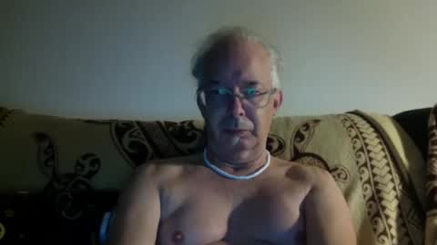 Snapshot of 808dred chatting on 11-26-25, 09:32 808dred online show from 11-26-25, 09:32