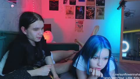 Snapshot of 819sunflowerinahat2016 chatting on 01-12-25, 10:12 Cornelia and Dante online show from 01-12-25, 10:12
