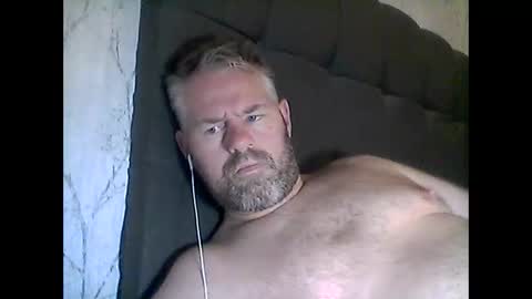 Snapshot of 81jonnyx chatting on 10-17-25, 08:17 81jonnyx online show from 10-17-25, 08:17
