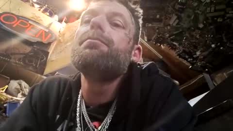 Snapshot of 85dilligaf chatting on 11-17-25, 07:30 85dilligaf online show from 11-17-25, 07:30