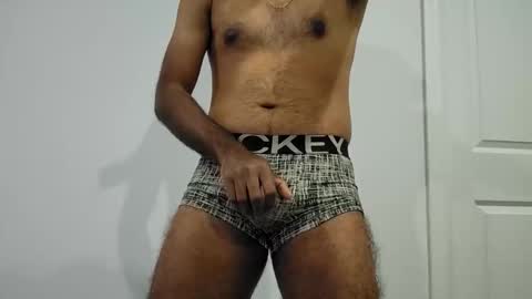 Snapshot of 8inch_desi chatting on 10-29-25, 10:33 8inch_desi online show from 10-29-25, 10:33