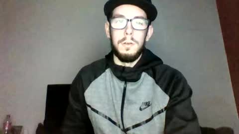 Snapshot of 8inchbeam chatting on 12-04-25, 04:38 8inchbeam online show from 12-04-25, 04:38